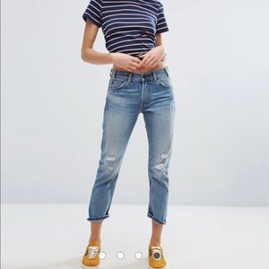 Levi’s 505C Cropped distressed Jeans